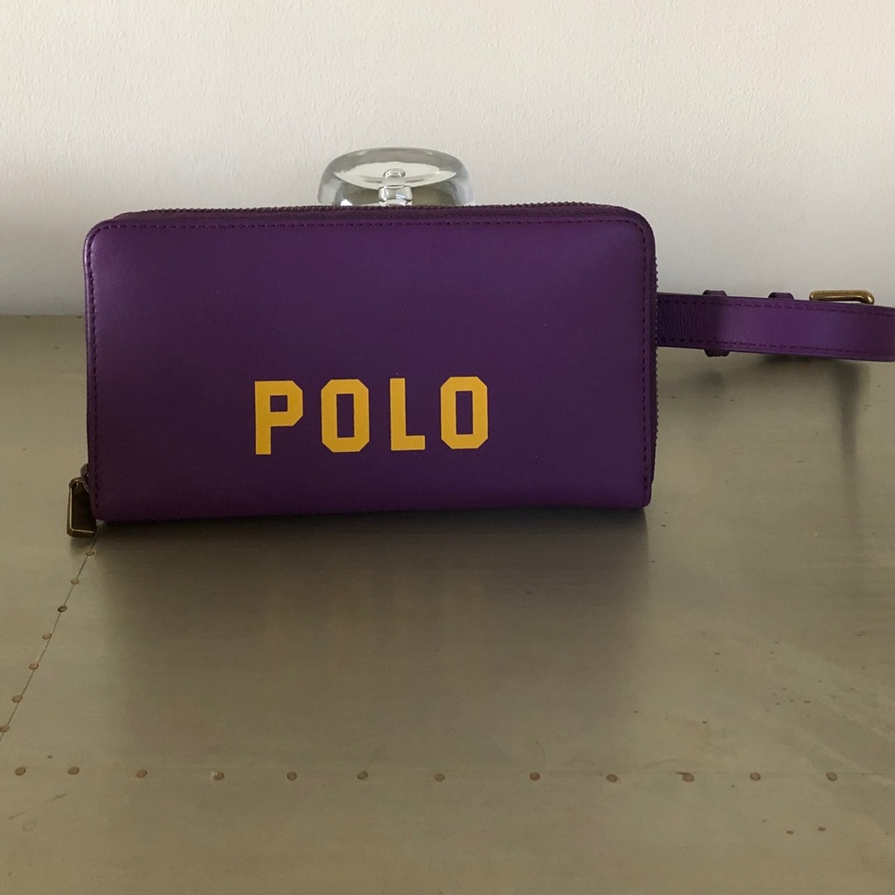 Polo wallet on belt